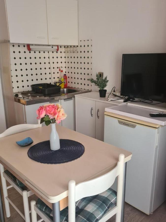 Apartments Triton Рогозница Екстериор снимка