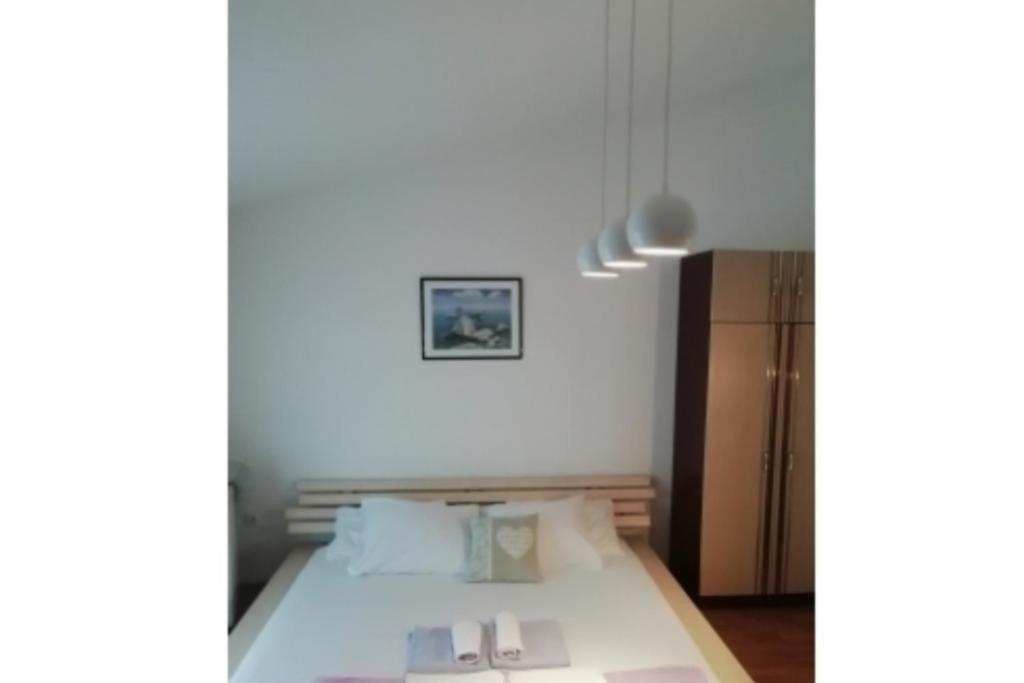 Apartments Triton Рогозница Екстериор снимка