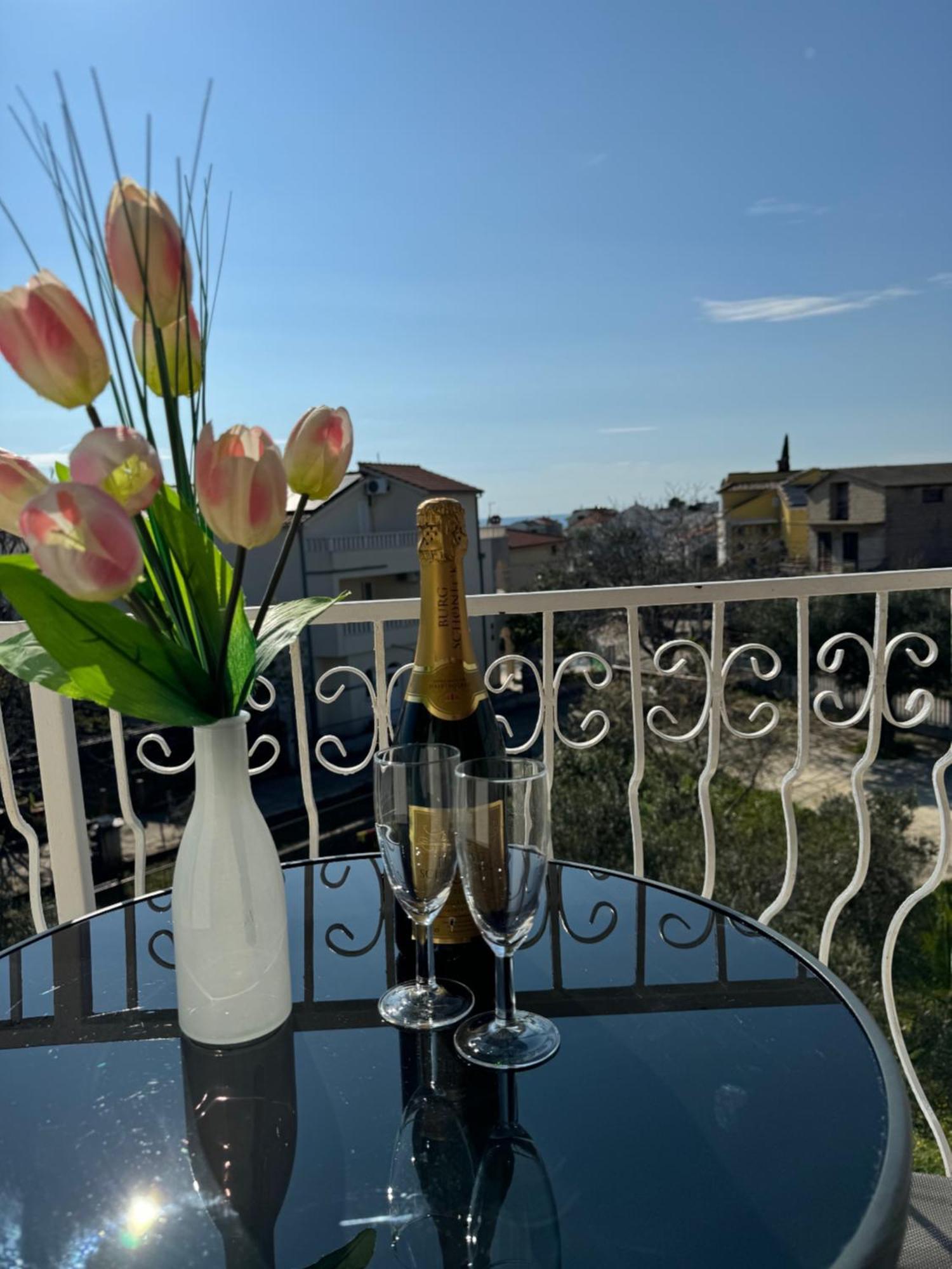 Apartments Triton Рогозница Екстериор снимка